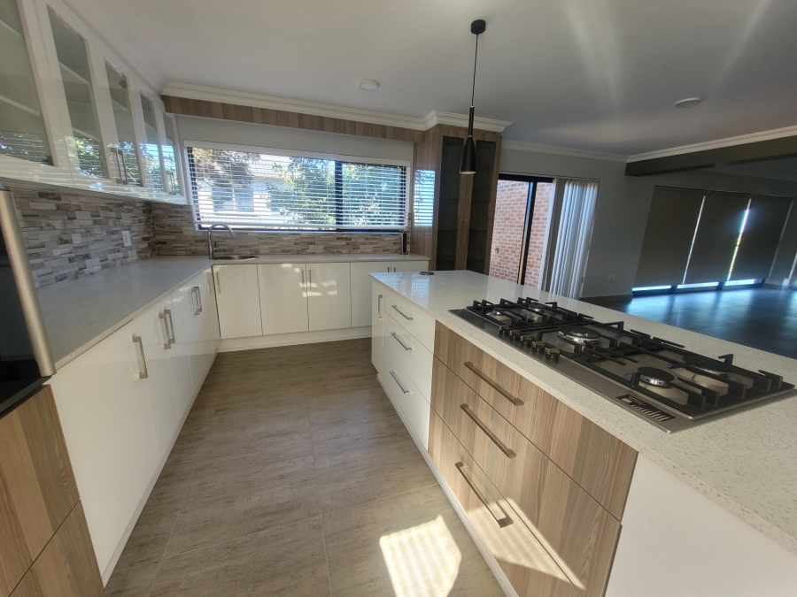 4 Bedroom Property for Sale in Wavecrest Eastern Cape
